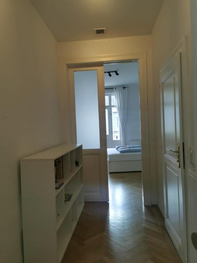 Central Mariahilfer Apartment 4 Min To The City Shopping Center And Schoenbrunn Palace Vienna Exterior photo
